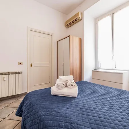 Casa Fabrizio - Metro San Giovanni 아파트 *