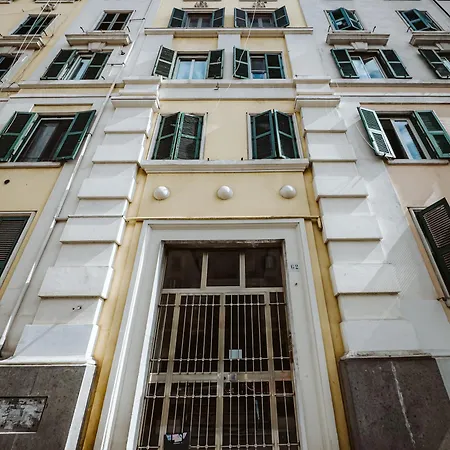 Casa Fabrizio - Metro San Giovanni 아파트 *